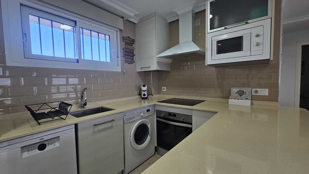 Dzīvoklis Mil Palmeras, Alicante, Spānijā 3 istabas, 96 m2 Nr. 149777