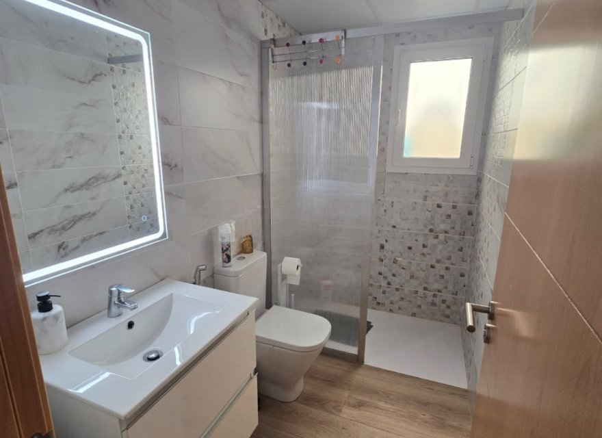 Appartamento a Tenerife, Spagna 2 camere da letto, 83 mq. N° 194469
