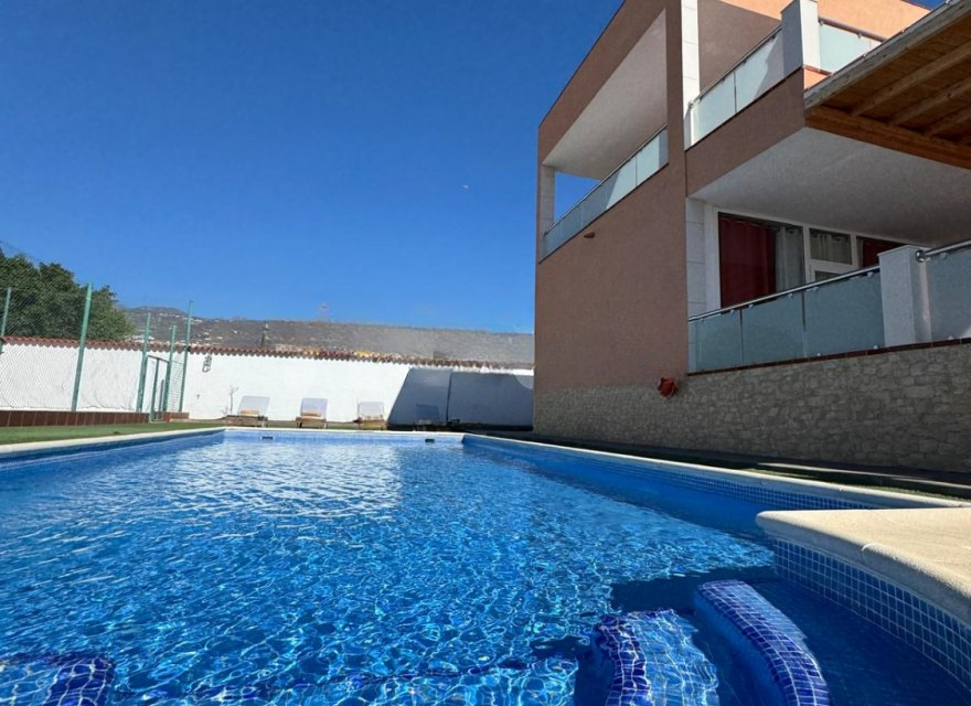 Villa a Playa Paraiso, Tenerife, Spagna 4 camere da letto, 220 mq. N° 194467