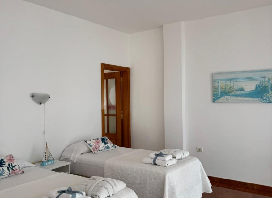 Villa a Playa Paraiso, Tenerife, Spagna 4 camere da letto, 220 mq. N° 194467