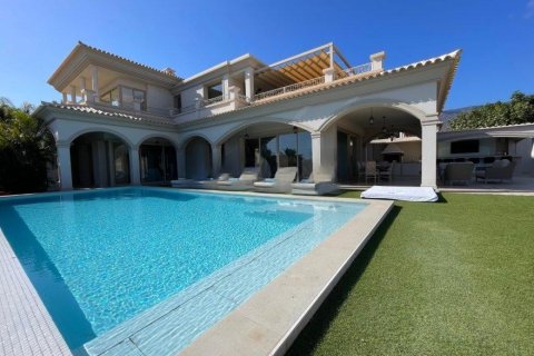 Villa en Tenerife, España 7 dormitorios, 320 m2 No. 194470