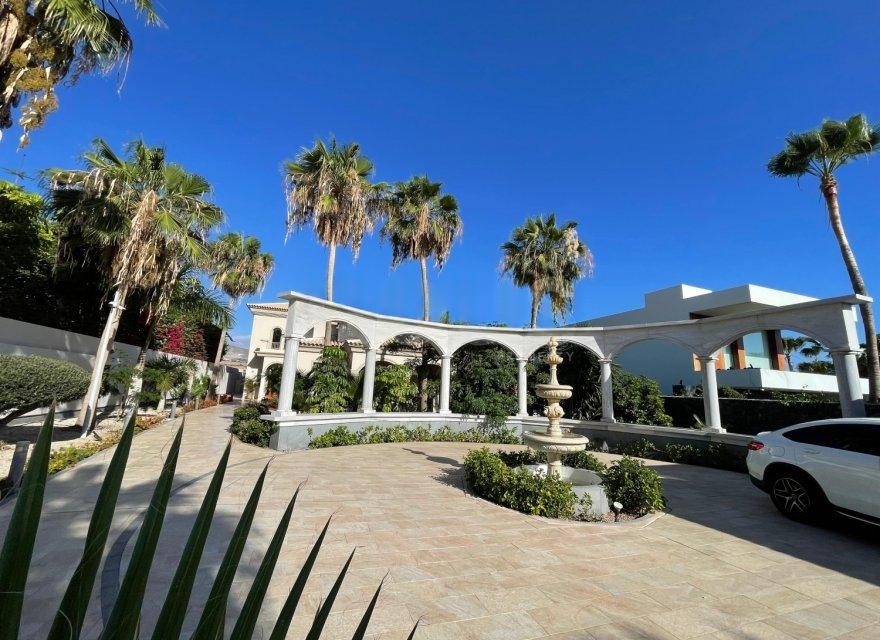 Villa in Tenerife, Spanien 7 Schlafzimmer, 320 m2 Nr. 194470