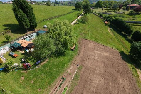 Land plot à Oviedo, Asturias, Espagne No. 183027