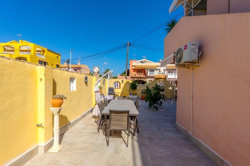 Bungalow a Torrevieja, Alicante, Spagna 1 camera da letto, 33 mq. N° 183026