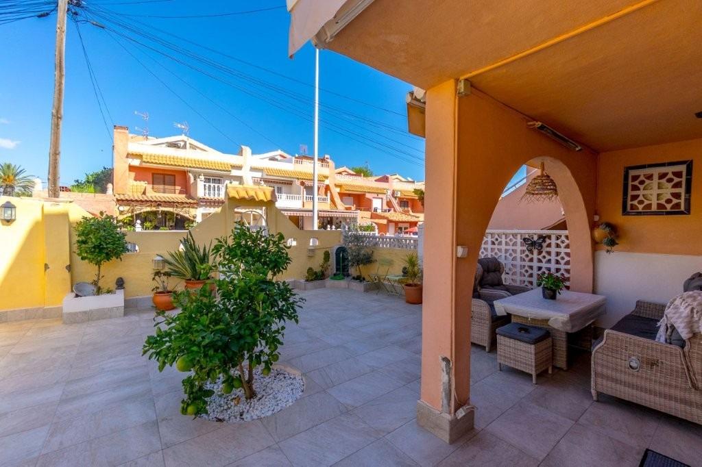 Bungalow a Torrevieja, Alicante, Spagna 1 camera da letto, 33 mq. N° 183026