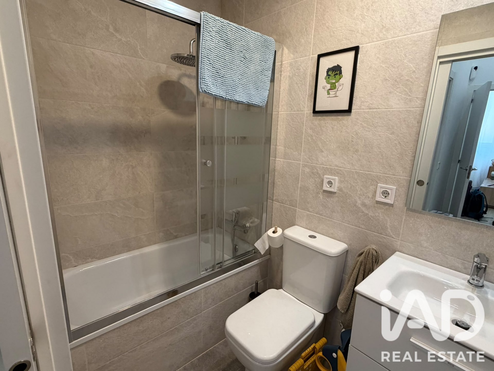 Wohnung in L'Hospitalet de Llobregat, Barcelona, Spanien 3 Schlafzimmer, 68 m2 Nr. 187894