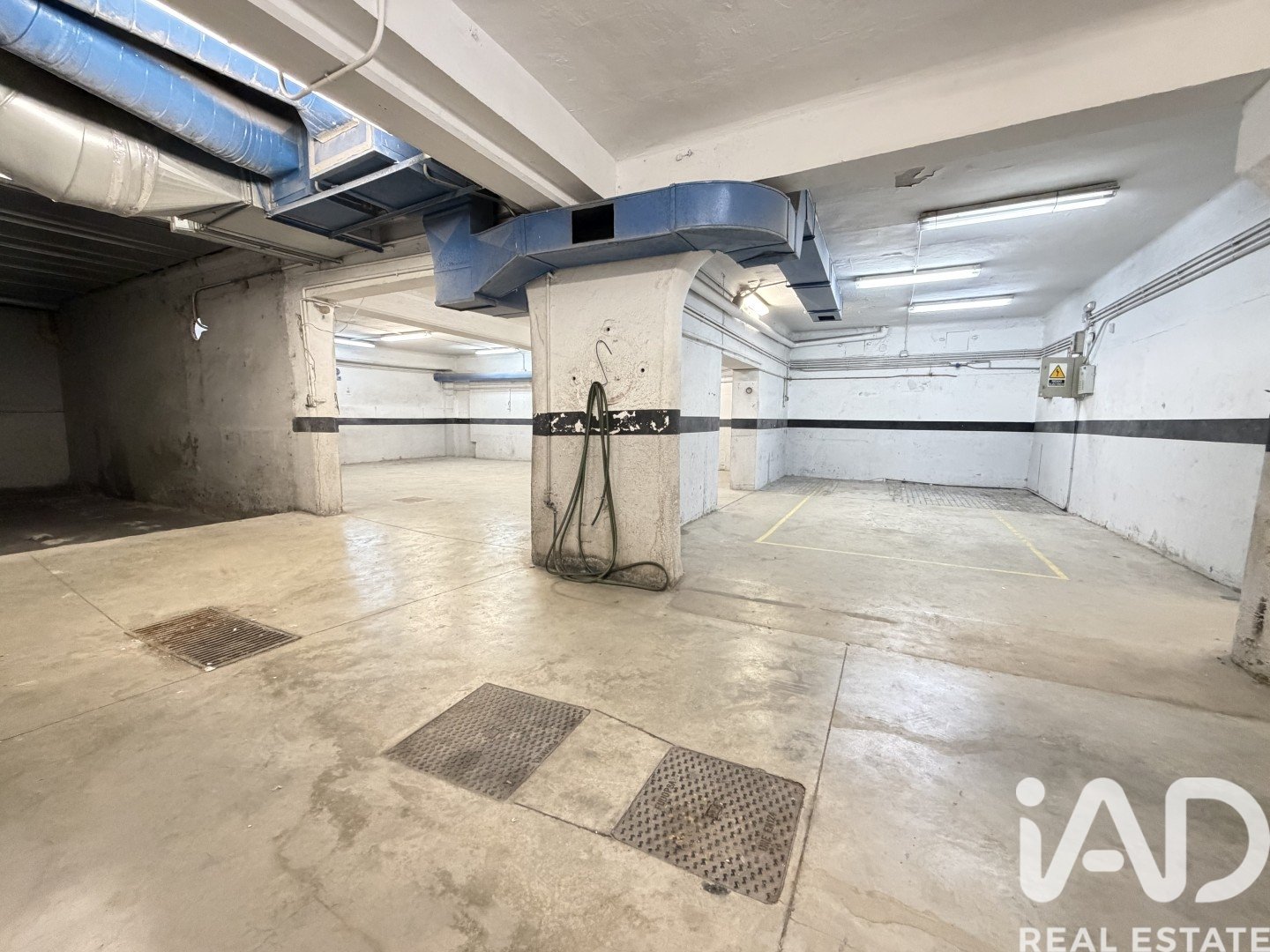 Liikekiinteistö Madrid, Espanja 276 m2 No. 187890