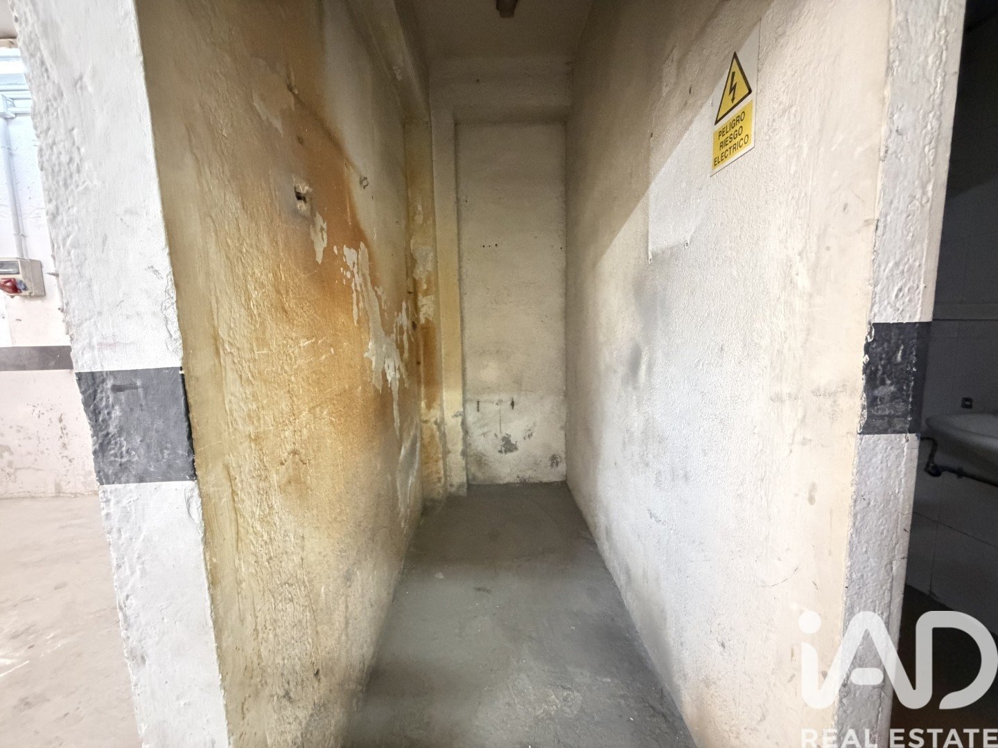 Liikekiinteistö Madrid, Espanja 276 m2 No. 187890