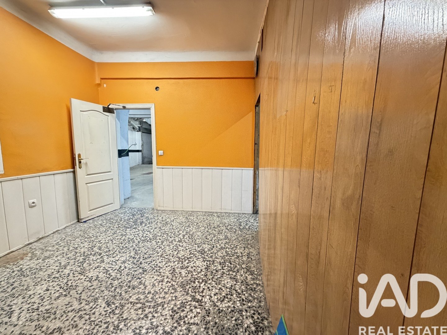 Liikekiinteistö Madrid, Espanja 276 m2 No. 187890
