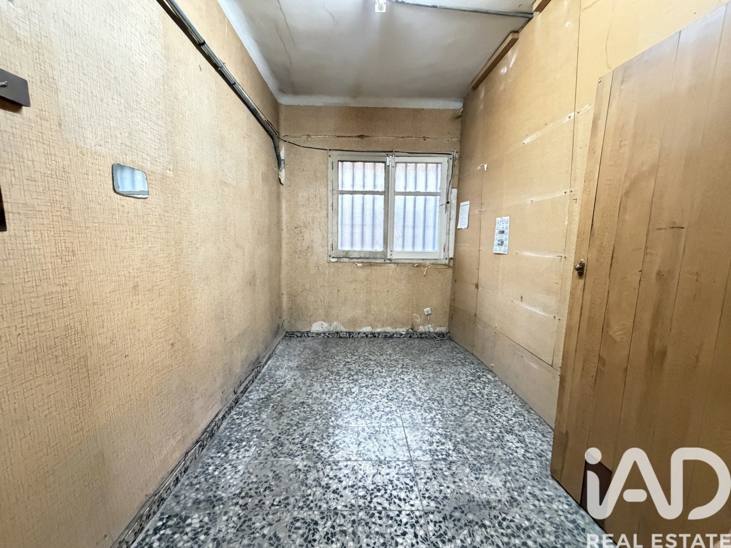 Liikekiinteistö Madrid, Espanja 276 m2 No. 187890