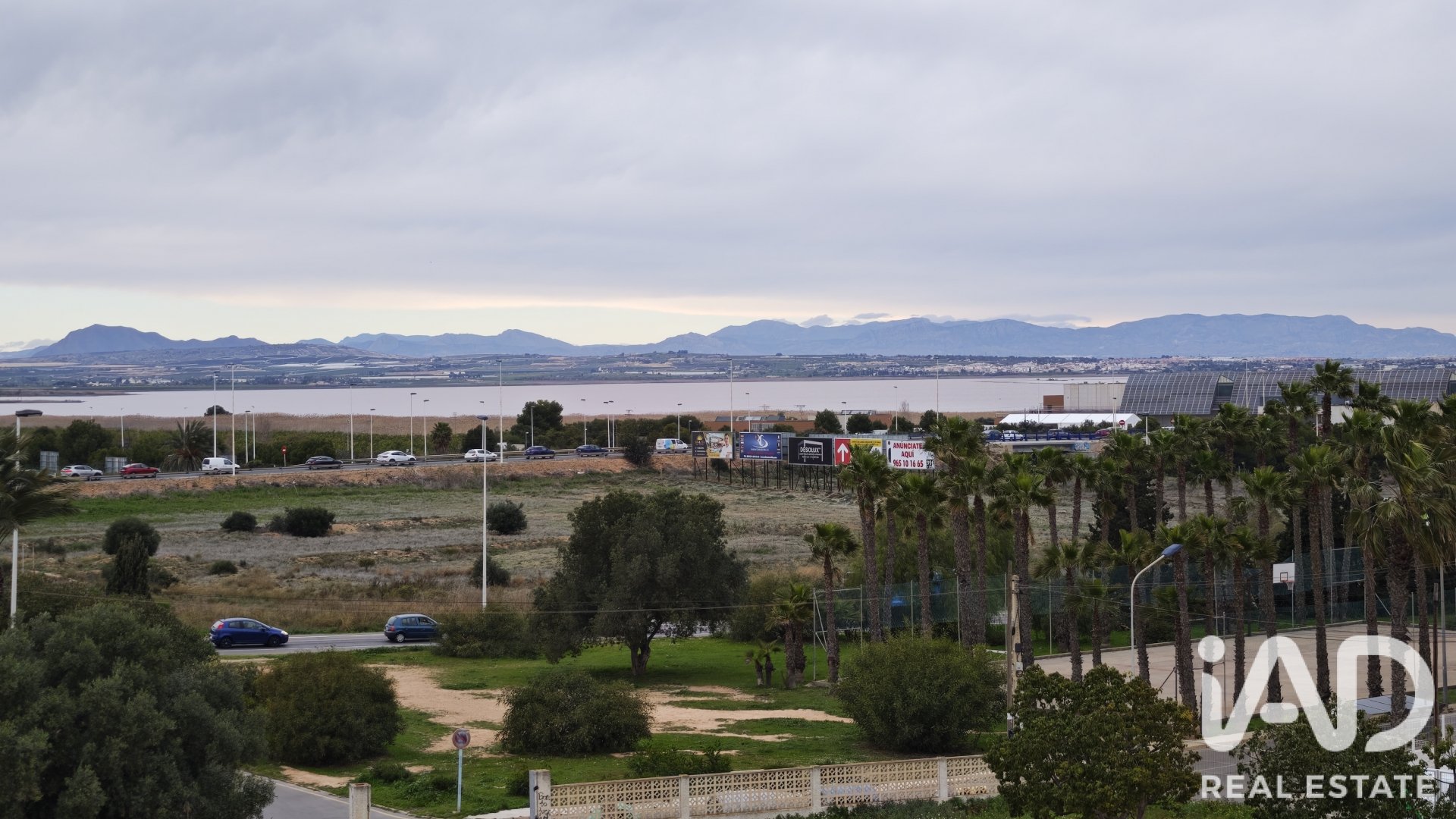 Apartamento en Torrevieja, Alicante, España 2 dormitorios, 71 m2 No. 187889