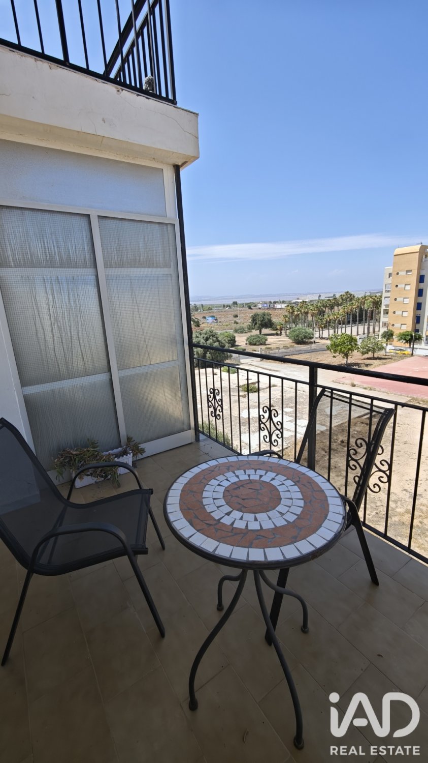 Apartamento en Torrevieja, Alicante, España 2 dormitorios, 71 m2 No. 187889