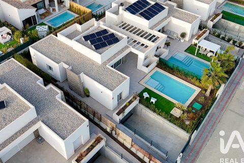 Hus i Algorfa, Alicante, Spanien 4 sovrum, 362 kvm. Nr. 172973