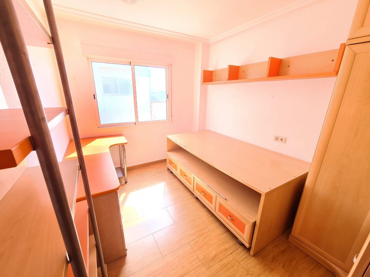 Appartamento a Guardamar del Segura, Alicante, Spagna 3 camere da letto, 120 mq. N° 183615