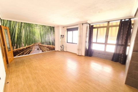 Apartment in Guardamar del Segura, Alicante, Spain 3 bedrooms, 120 sq.m. No. 183615