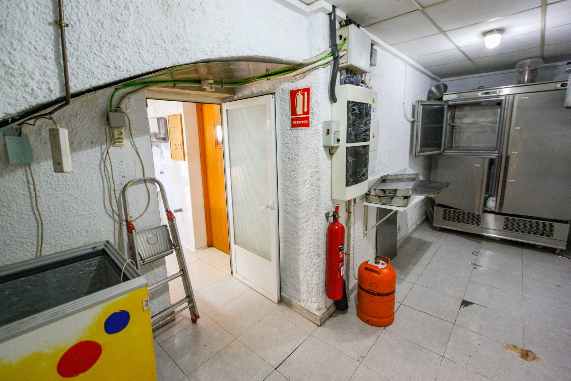 Commercial property in Orba, Alicante, Spain 4 bedrooms, 300 sq.m. No. 80470