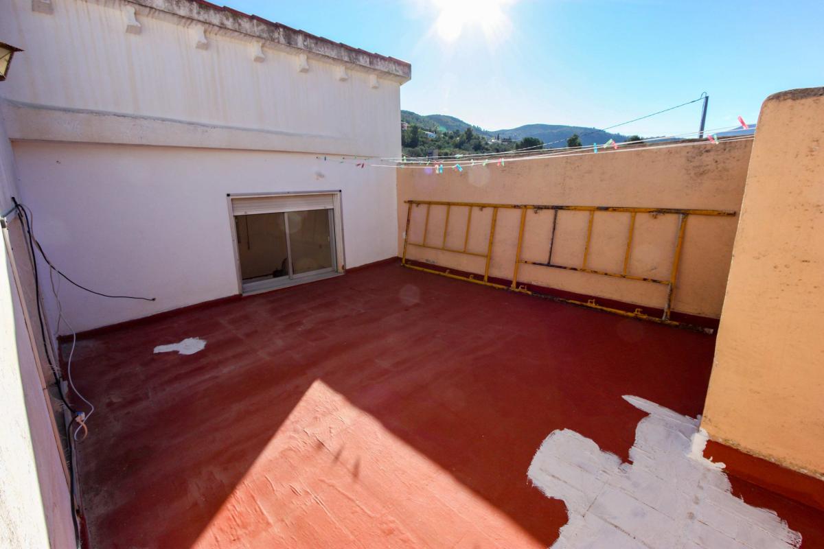 Commercial property in Orba, Alicante, Spain 4 bedrooms, 300 sq.m. No. 80470