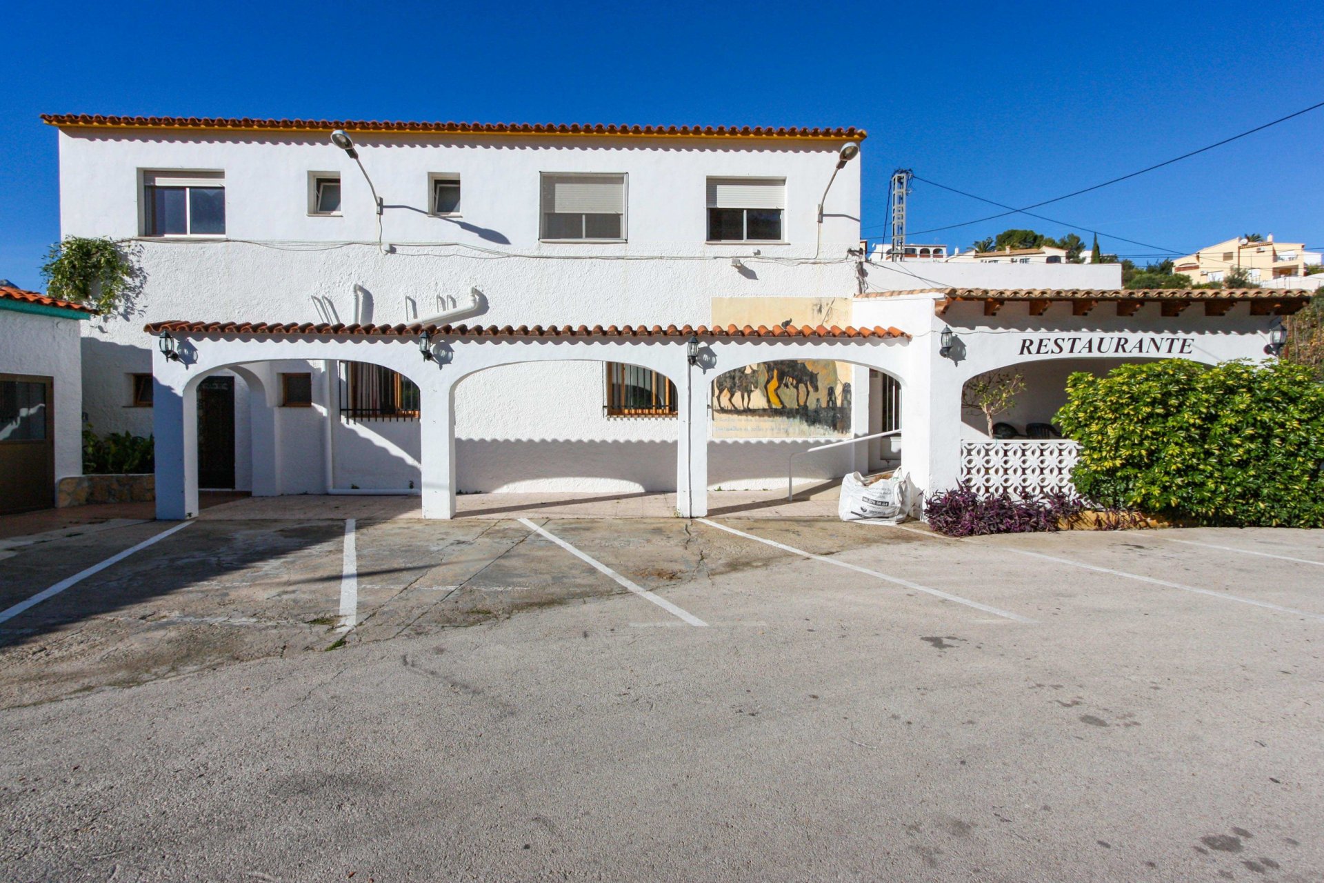 Commercial property in Orba, Alicante, Spain 4 bedrooms, 300 sq.m. No. 80470
