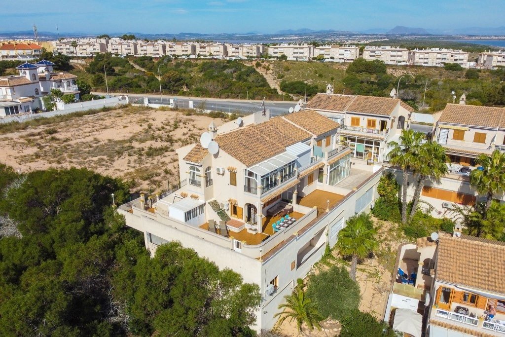 Appartamento a Torrevieja, Alicante, Spagna 3 camere da letto, 99 mq. N° 145414