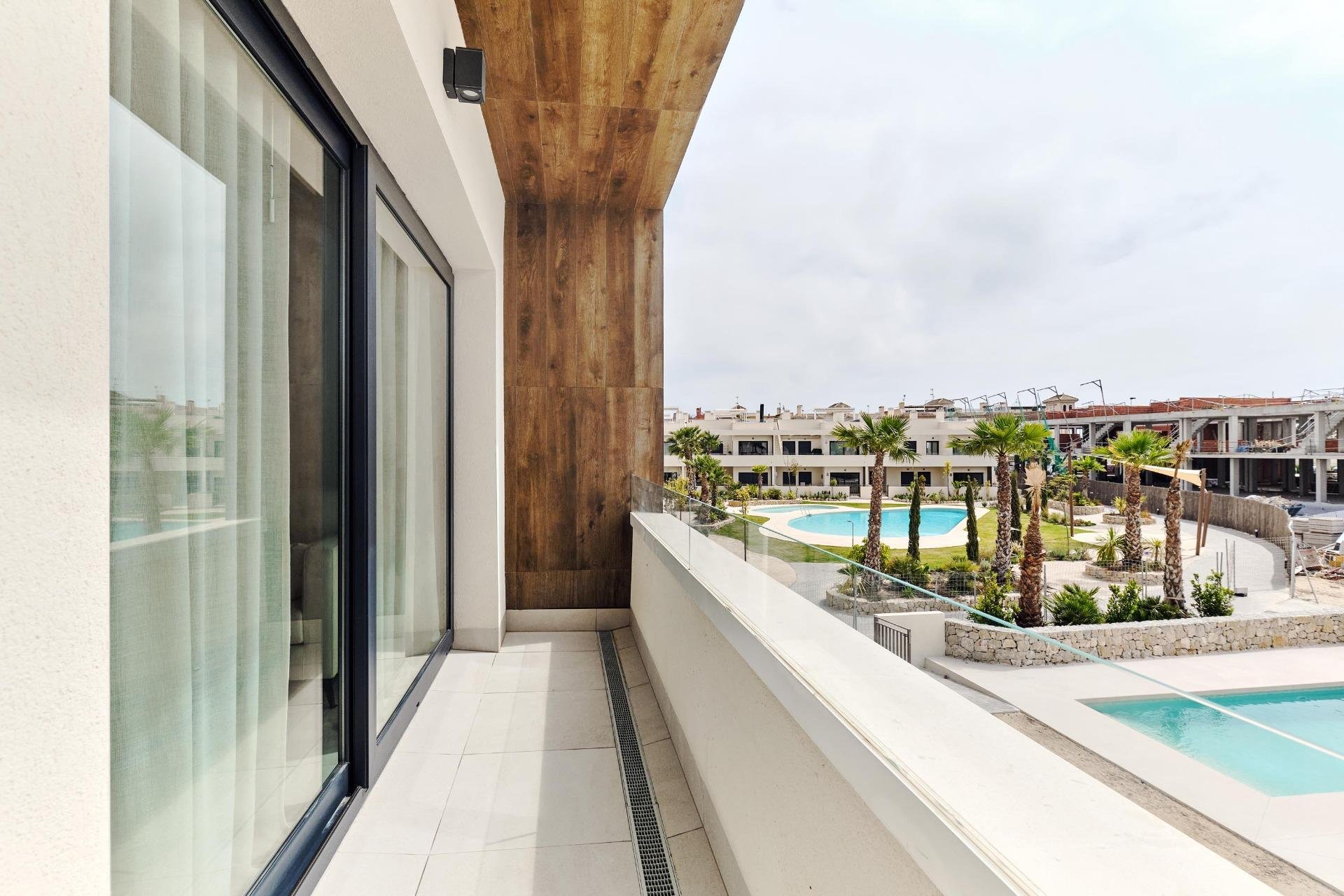 Bungalo Torrevieja, Alicante, Spānijā 2 istabas, 106 m2 Nr. 75914