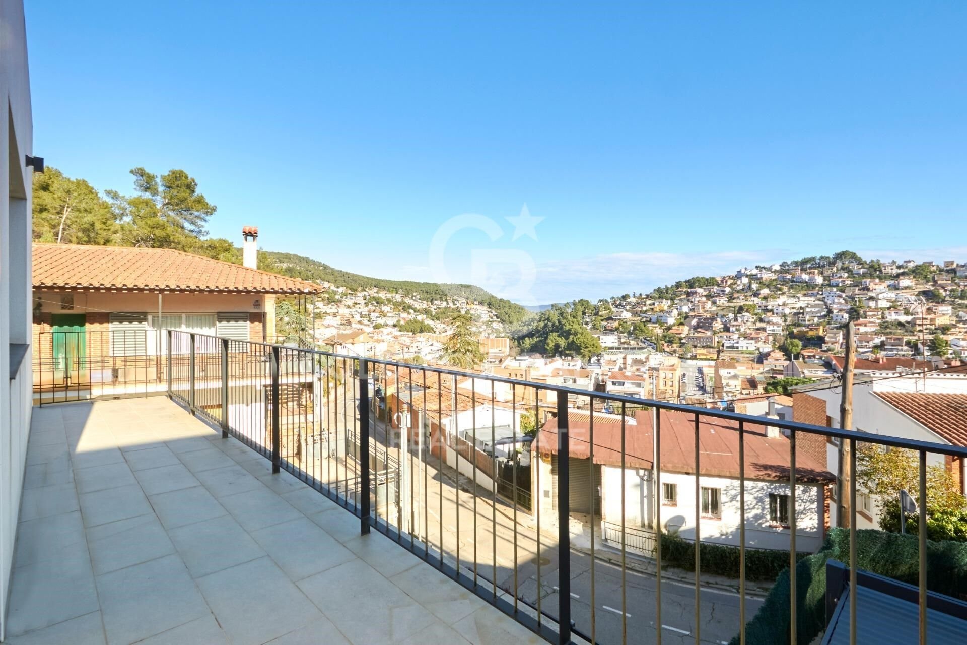Duplex in Vallirana, Barcelona, Spain 4 bedrooms, 107 sq.m. No. 157015