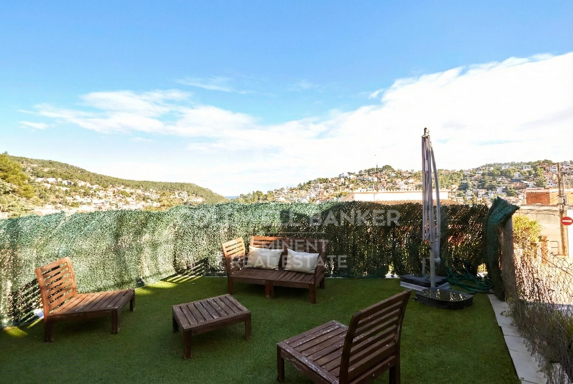 Duplex in Vallirana, Barcelona, Spain 4 bedrooms, 107 sq.m. No. 157015