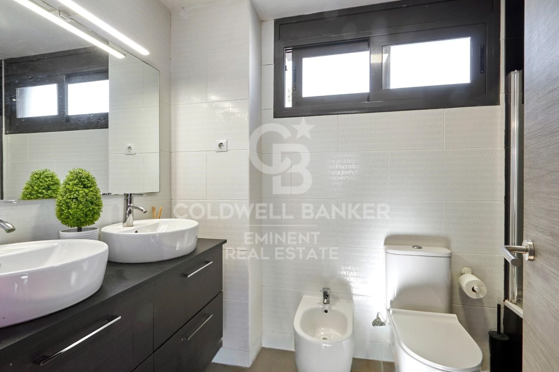 Duplex in Vallirana, Barcelona, Spain 4 bedrooms, 107 sq.m. No. 157015