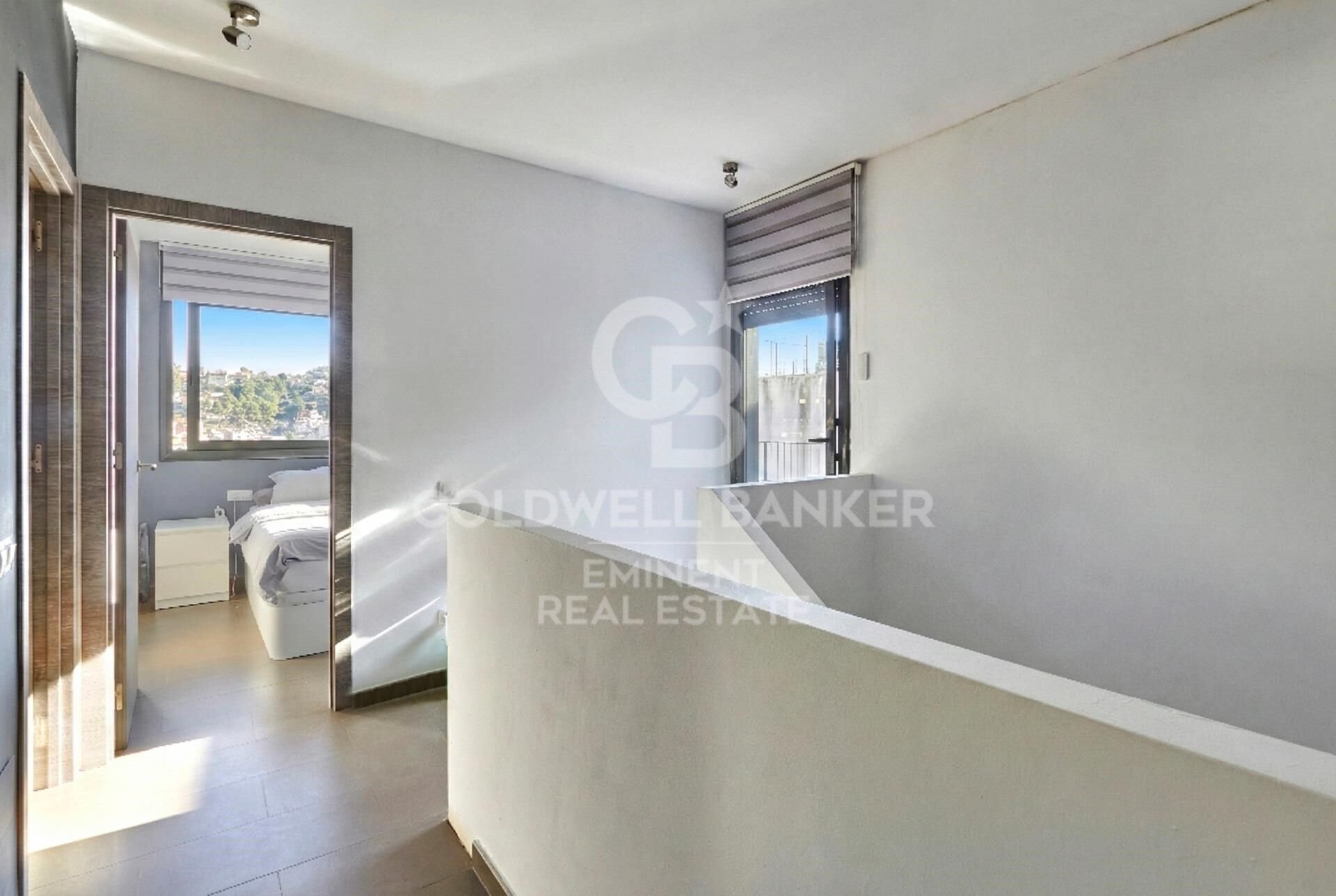 Duplex in Vallirana, Barcelona, Spain 4 bedrooms, 107 sq.m. No. 157015
