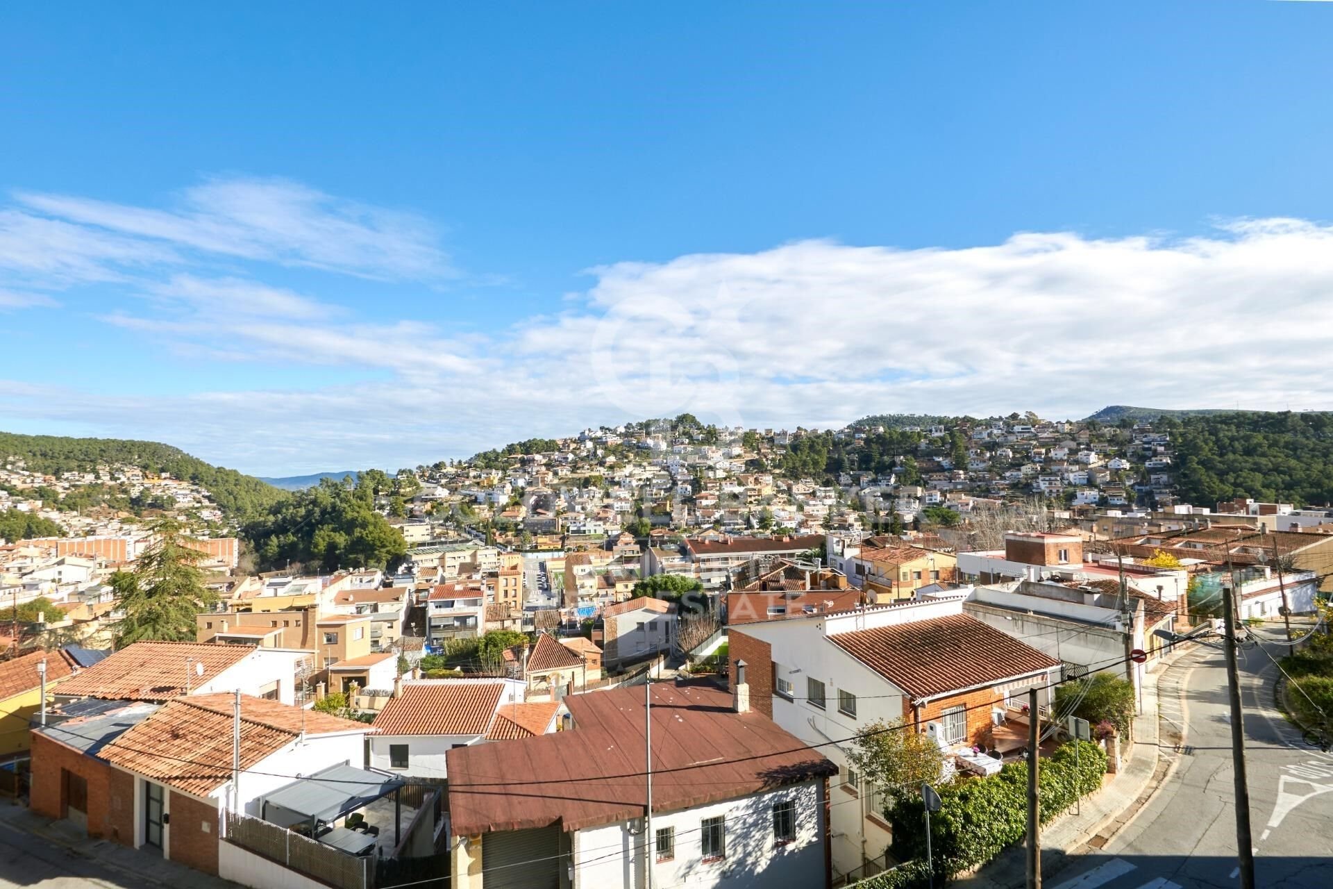 Duplex in Vallirana, Barcelona, Spain 4 bedrooms, 107 sq.m. No. 157015