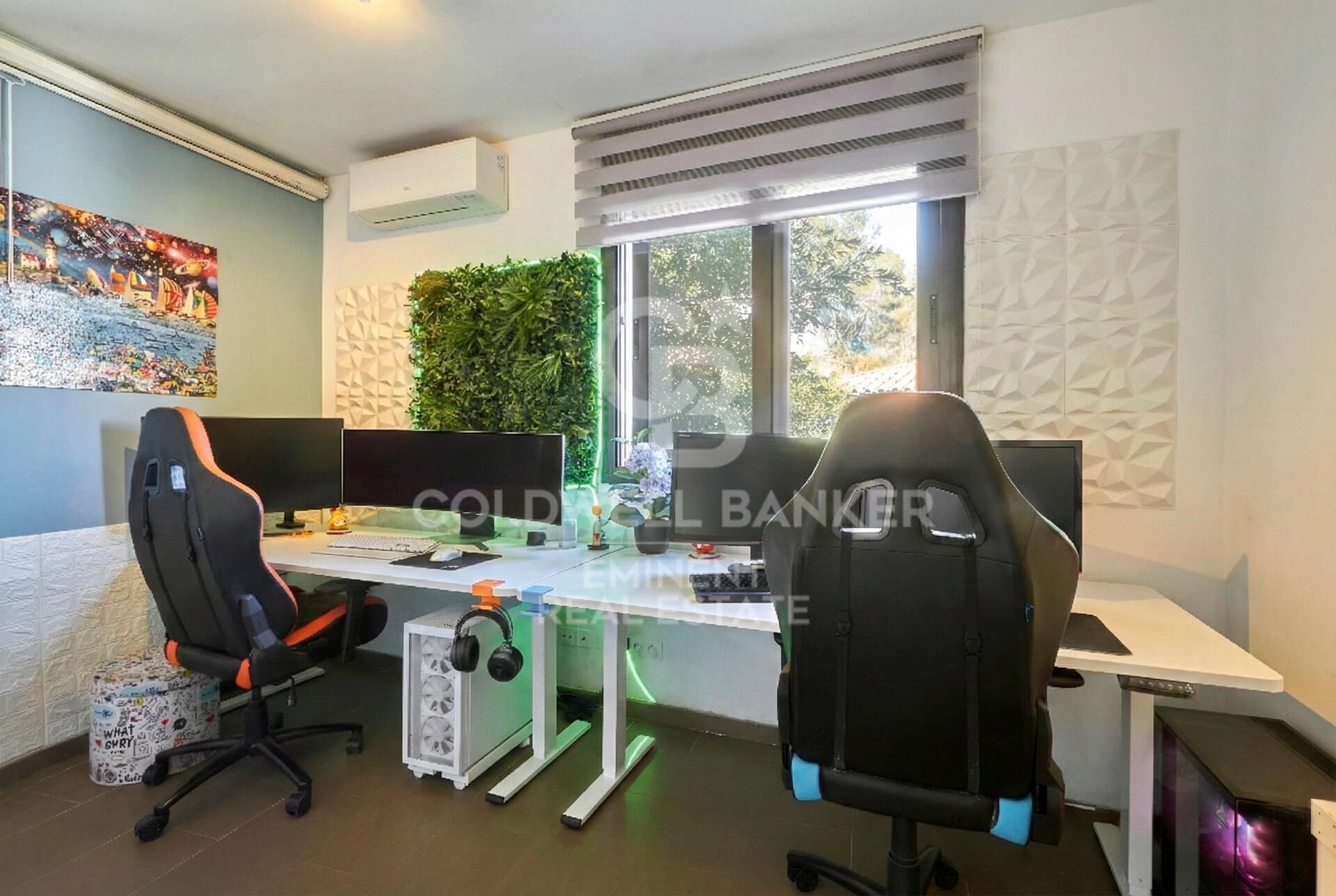 Duplex in Vallirana, Barcelona, Spain 4 bedrooms, 107 sq.m. No. 157015