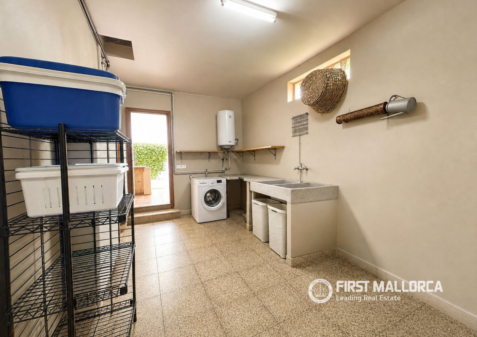 Villa a Platja De Muro, Mallorca, Spagna 4 camere da letto, 303 mq. N° 196135