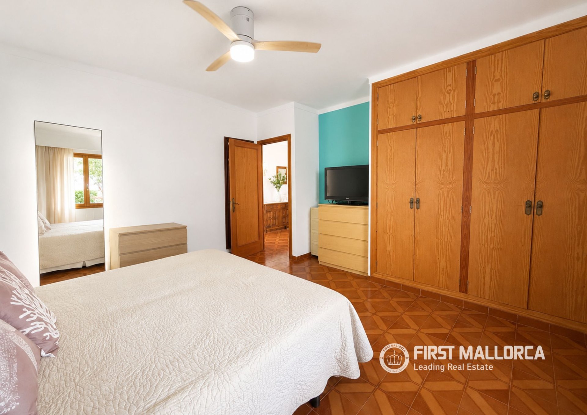 Villa a Platja De Muro, Mallorca, Spagna 4 camere da letto, 303 mq. N° 196135