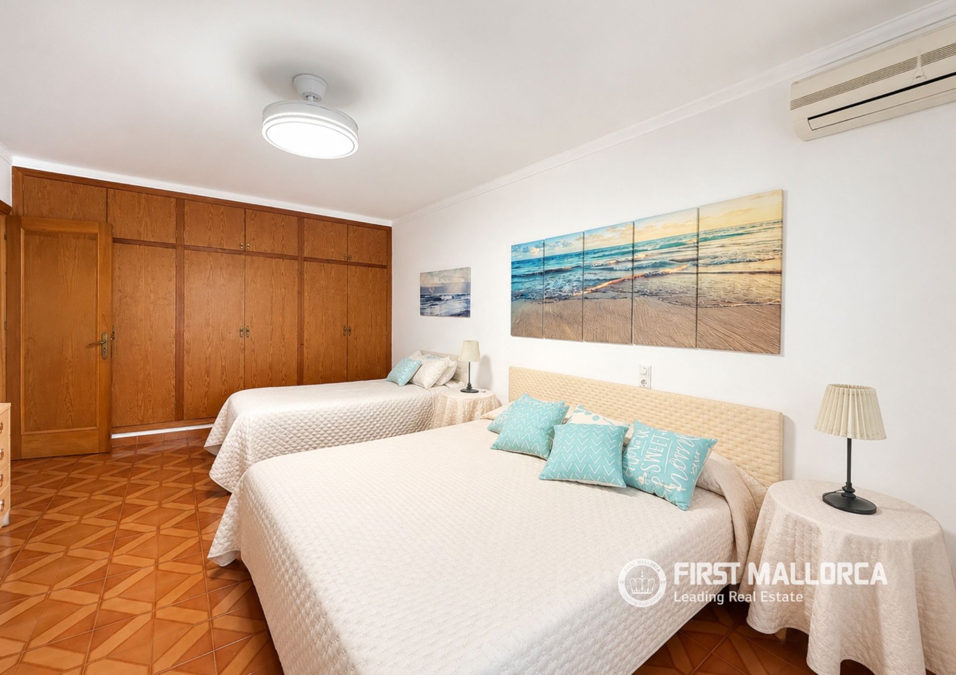 Villa a Platja De Muro, Mallorca, Spagna 4 camere da letto, 303 mq. N° 196135