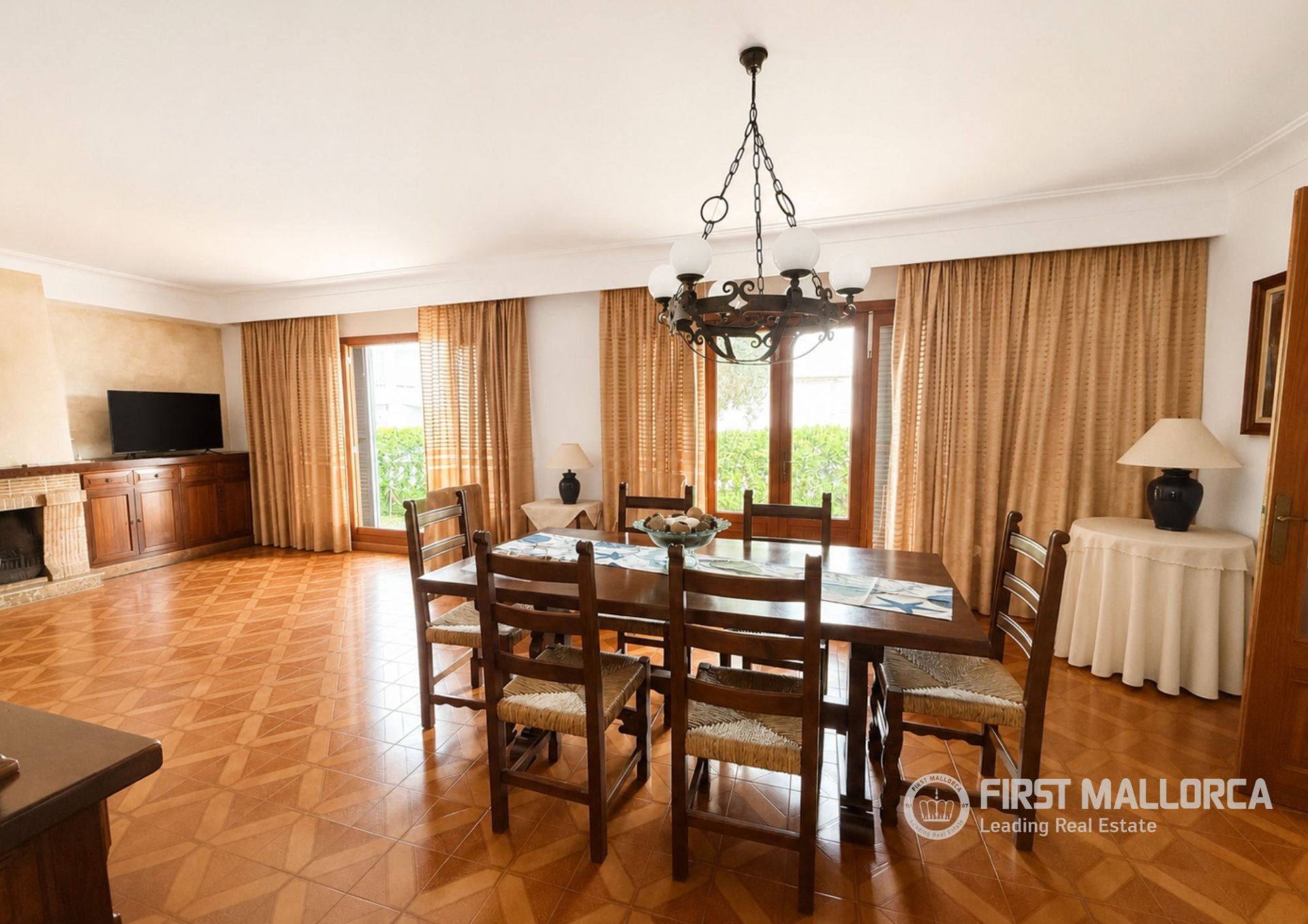 Villa a Platja De Muro, Mallorca, Spagna 4 camere da letto, 303 mq. N° 196135