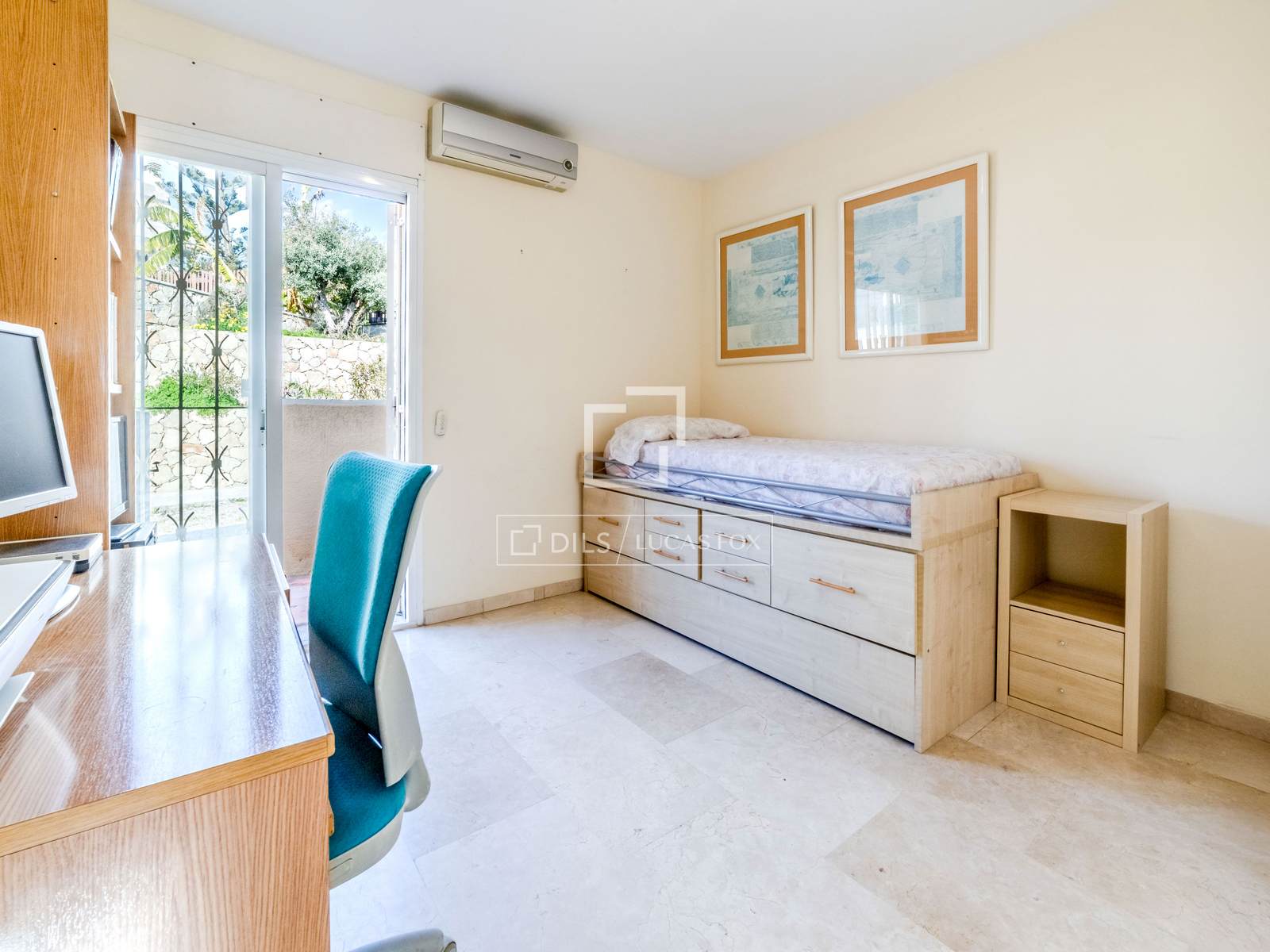 Villa in Sitges, Barcelona, Spain 5 bedrooms, 177 sq.m. No. 161356