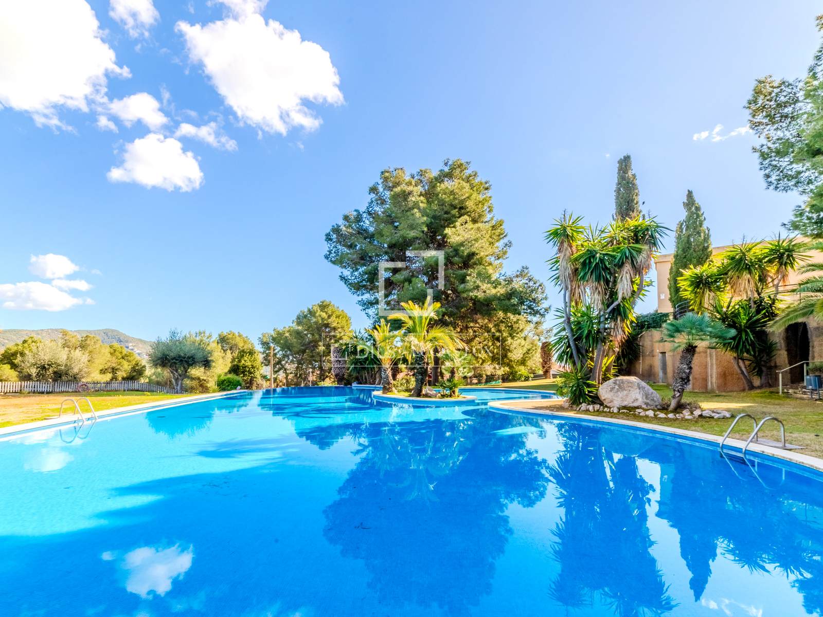 Villa in Sitges, Barcelona, Spain 5 bedrooms, 177 sq.m. No. 161356