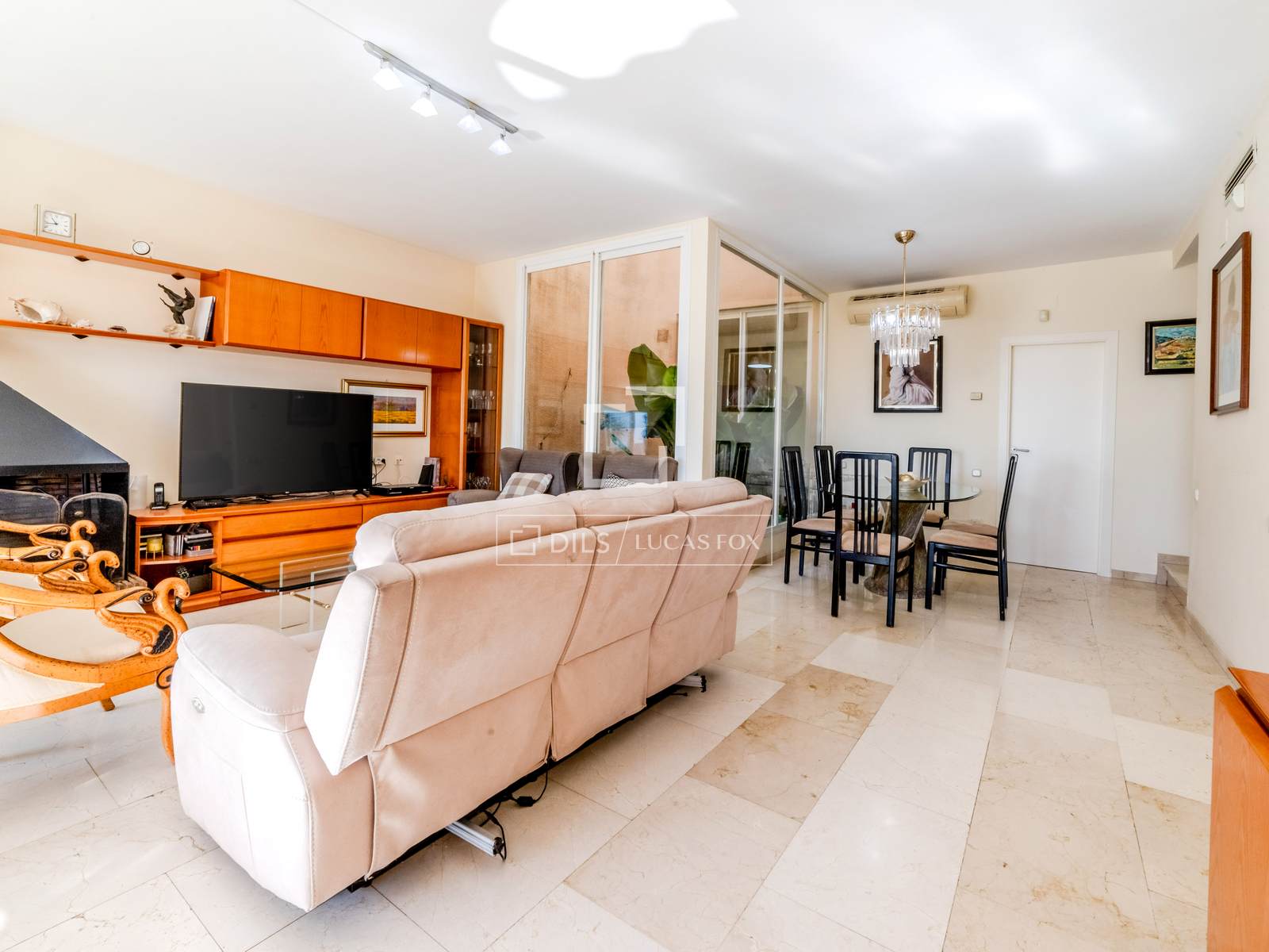 Villa in Sitges, Barcelona, Spain 5 bedrooms, 177 sq.m. No. 161356