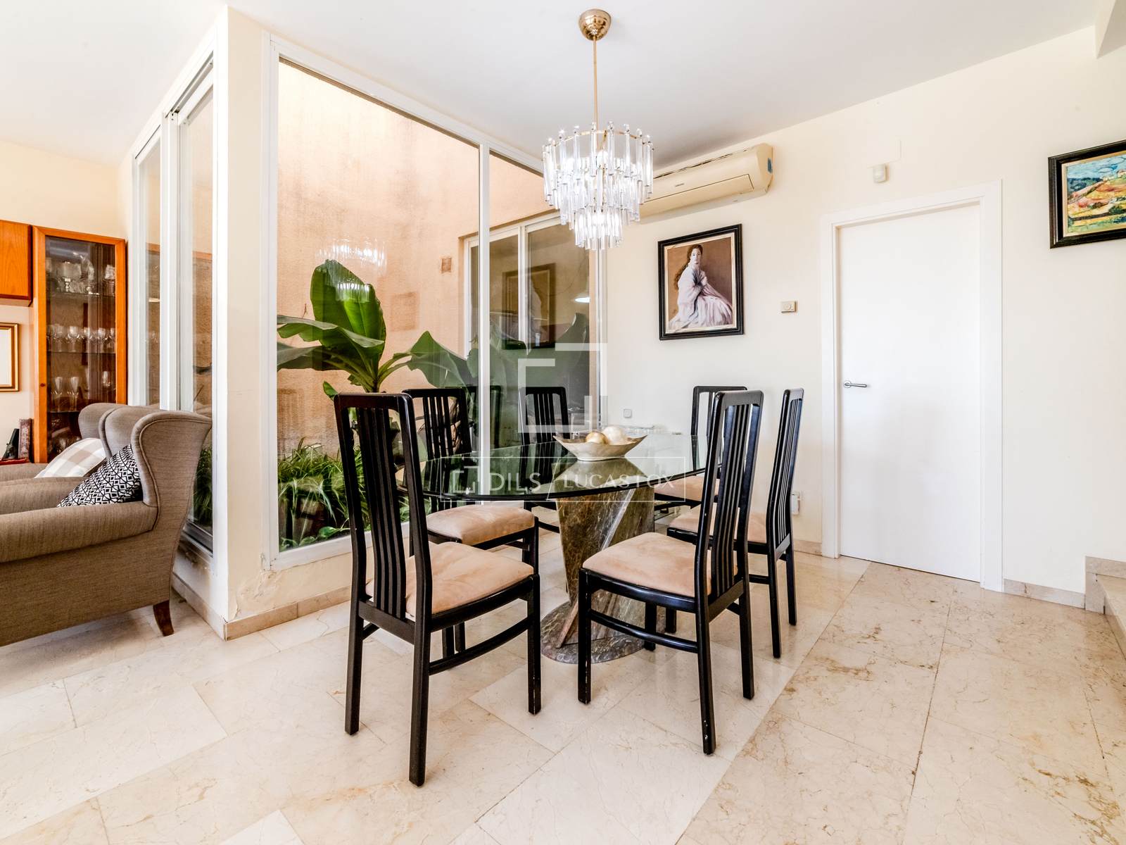 Villa in Sitges, Barcelona, Spain 5 bedrooms, 177 sq.m. No. 161356