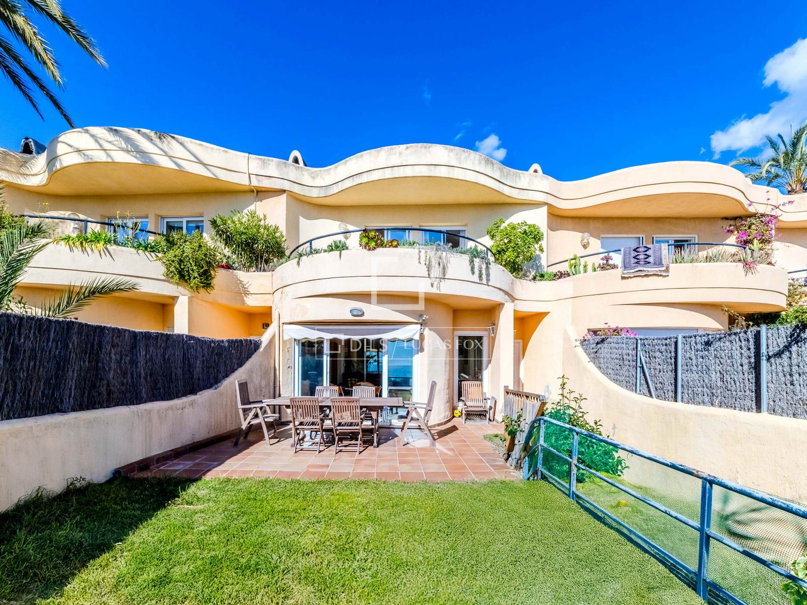 Villa in Sitges, Barcelona, Spain 5 bedrooms, 177 sq.m. No. 161356