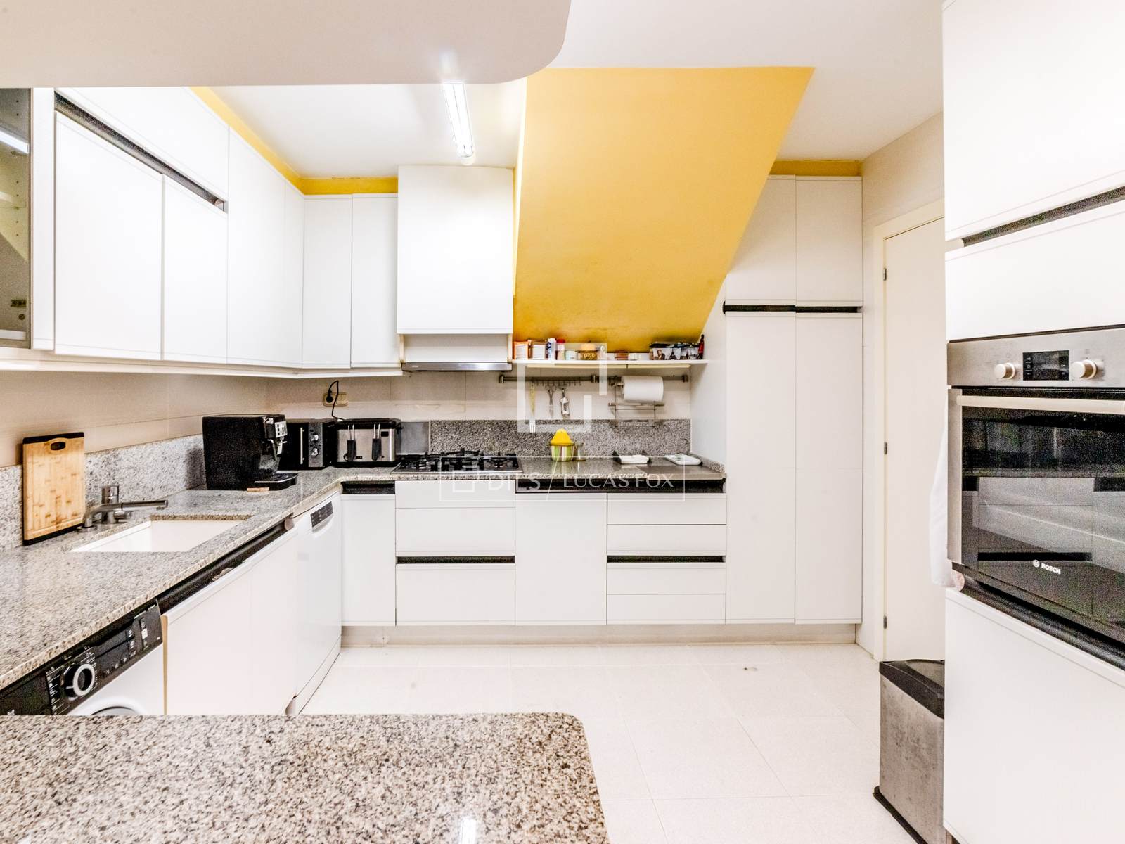 Villa in Sitges, Barcelona, Spain 5 bedrooms, 177 sq.m. No. 161356