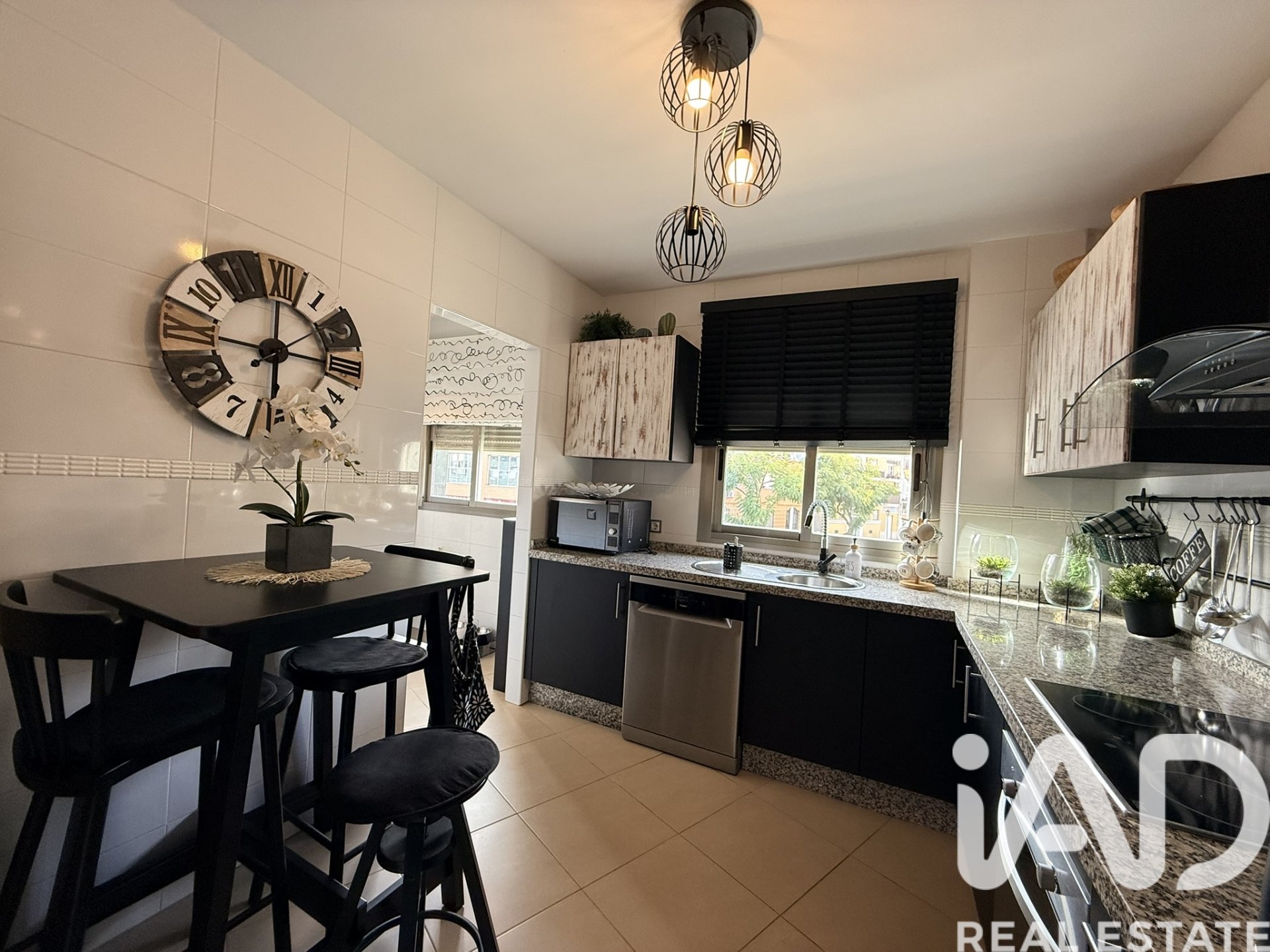 Kaupunkipientalo Lepe, Huelva, Espanja 4 makuuhuonetta, 215 m2 No. 188457