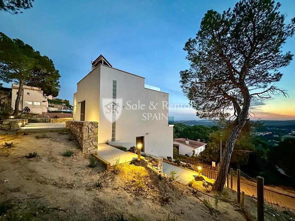 Сasa en Lloret de Mar, Gerona, España 4 dormitorios, 263 m2 No. 166478