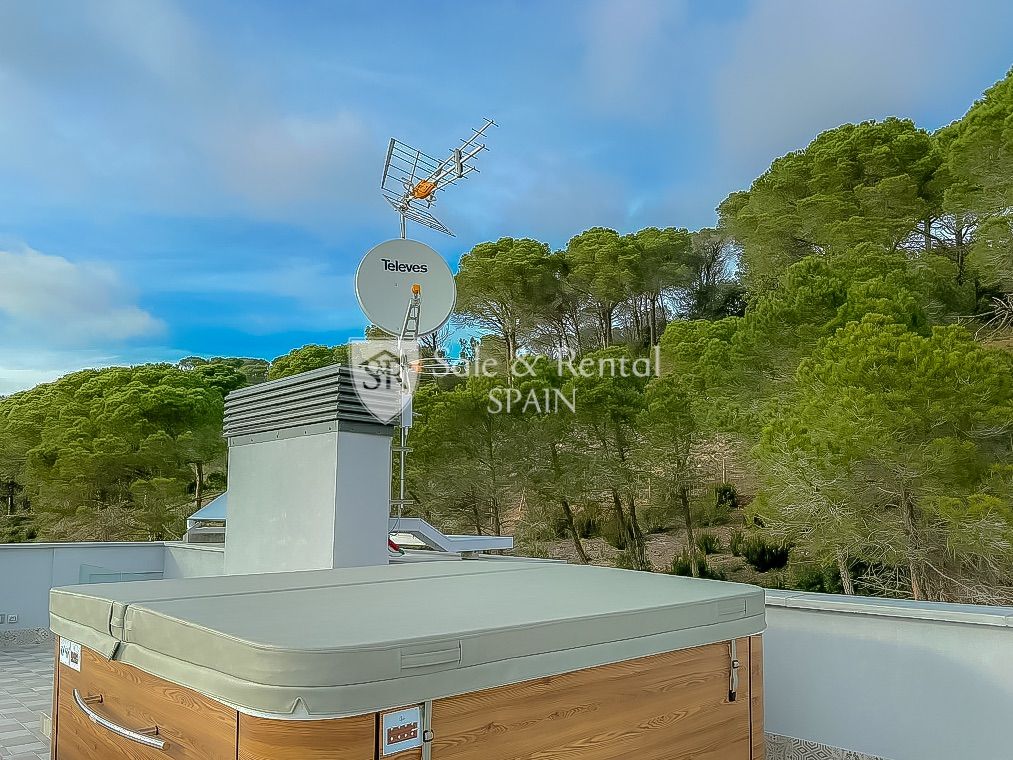 Сasa en Lloret de Mar, Gerona, España 4 dormitorios, 263 m2 No. 166478