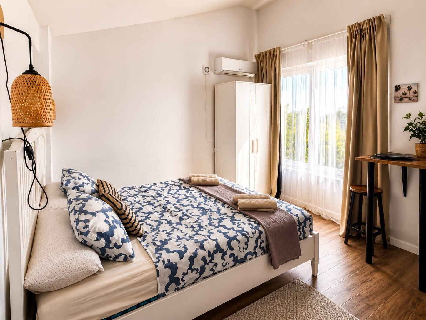 Hotel in Paterna, Valencia, Spain 8 bedrooms, 367 sq.m. No. 183127