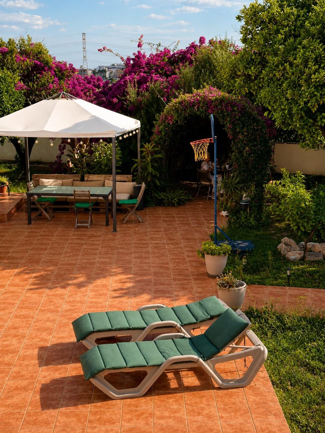 Hotel in Paterna, Valencia, Spain 8 bedrooms, 367 sq.m. No. 183127