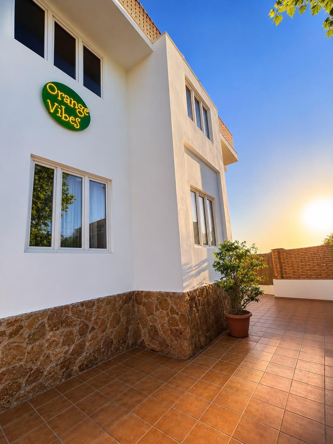 Hotel in Paterna, Valencia, Spain 8 bedrooms, 367 sq.m. No. 183127