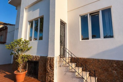 Hotel in Paterna, Valencia, Spain 8 bedrooms, 367 sq.m. No. 183127