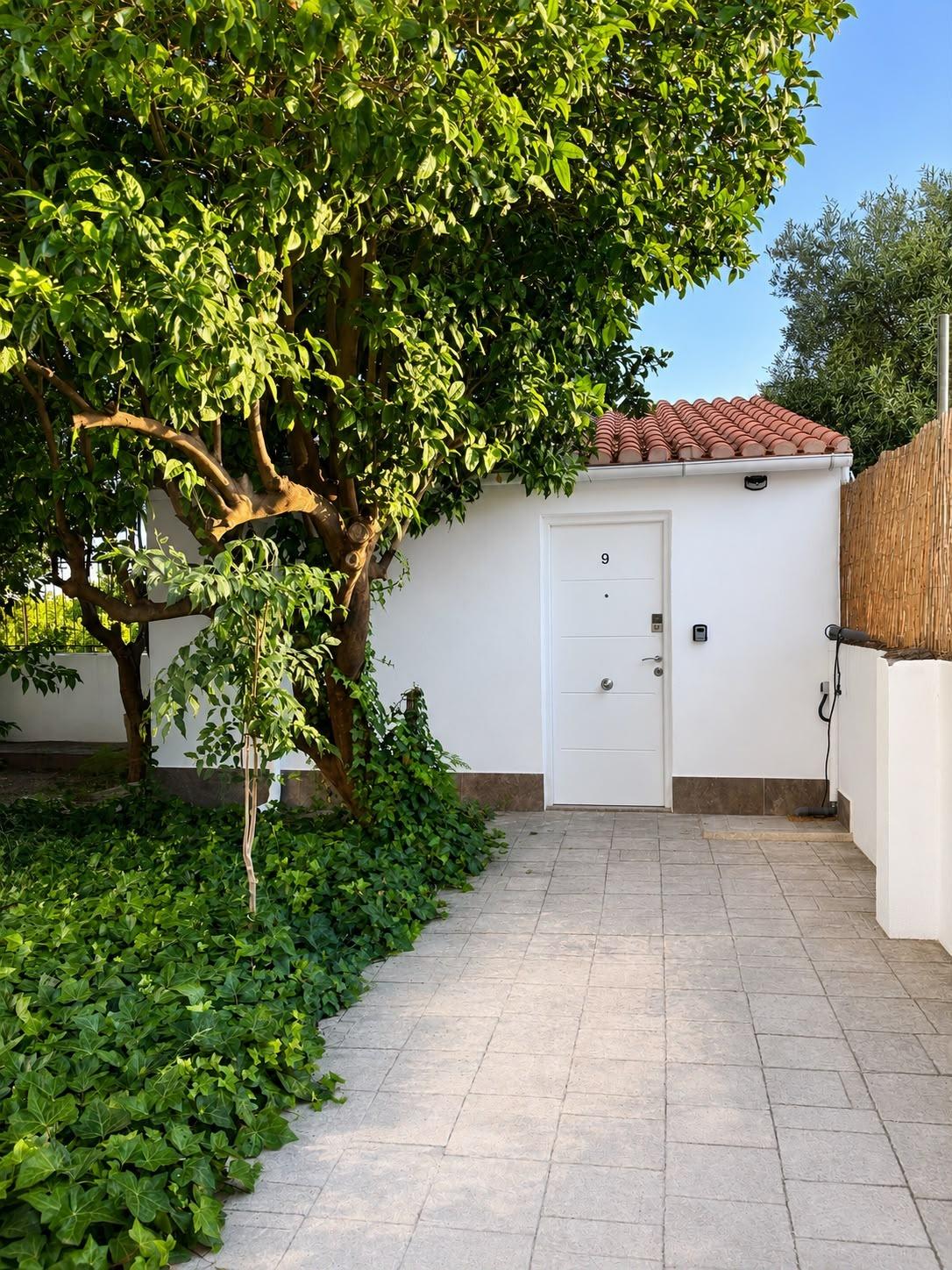 Hotel in Paterna, Valencia, Spain 8 bedrooms, 367 sq.m. No. 183127