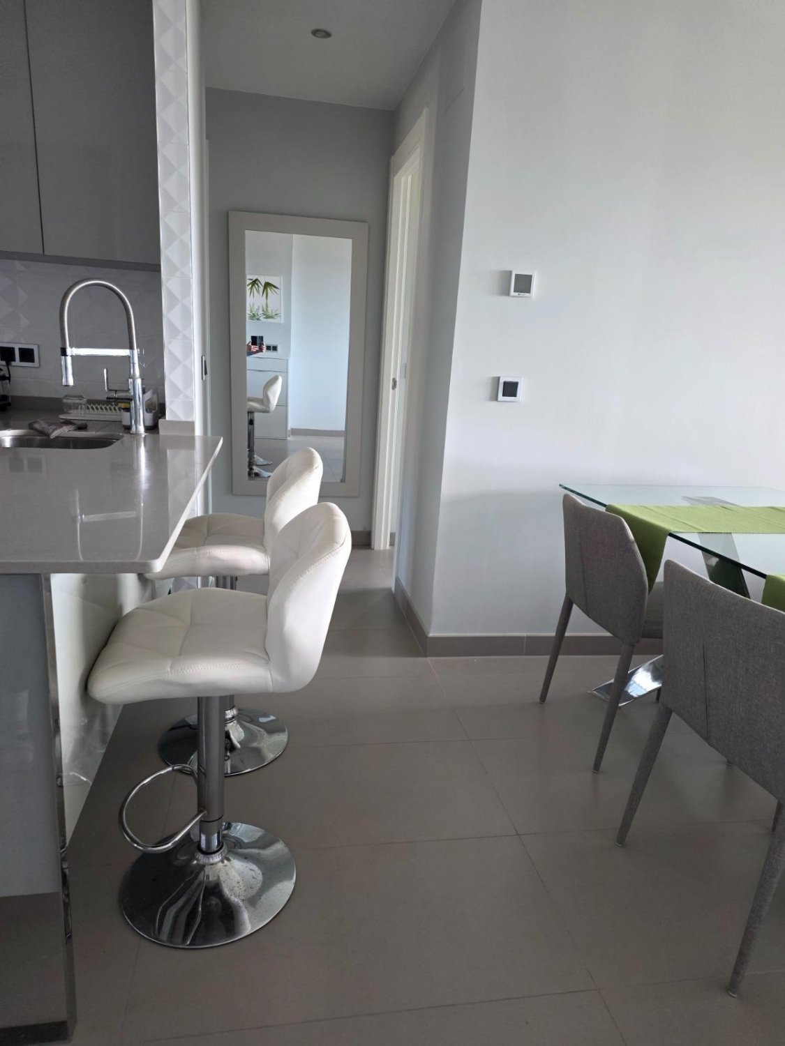 Appartamento a Benidorm, Alicante, Spagna 2 camere da letto, 98 mq. N° 183128