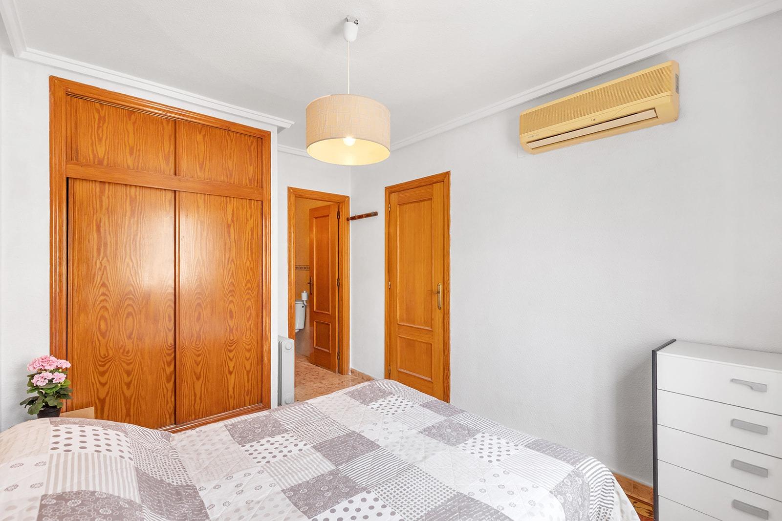 Apartment in Torrevieja, Alicante, Spain 3 bedrooms,  No. 189873